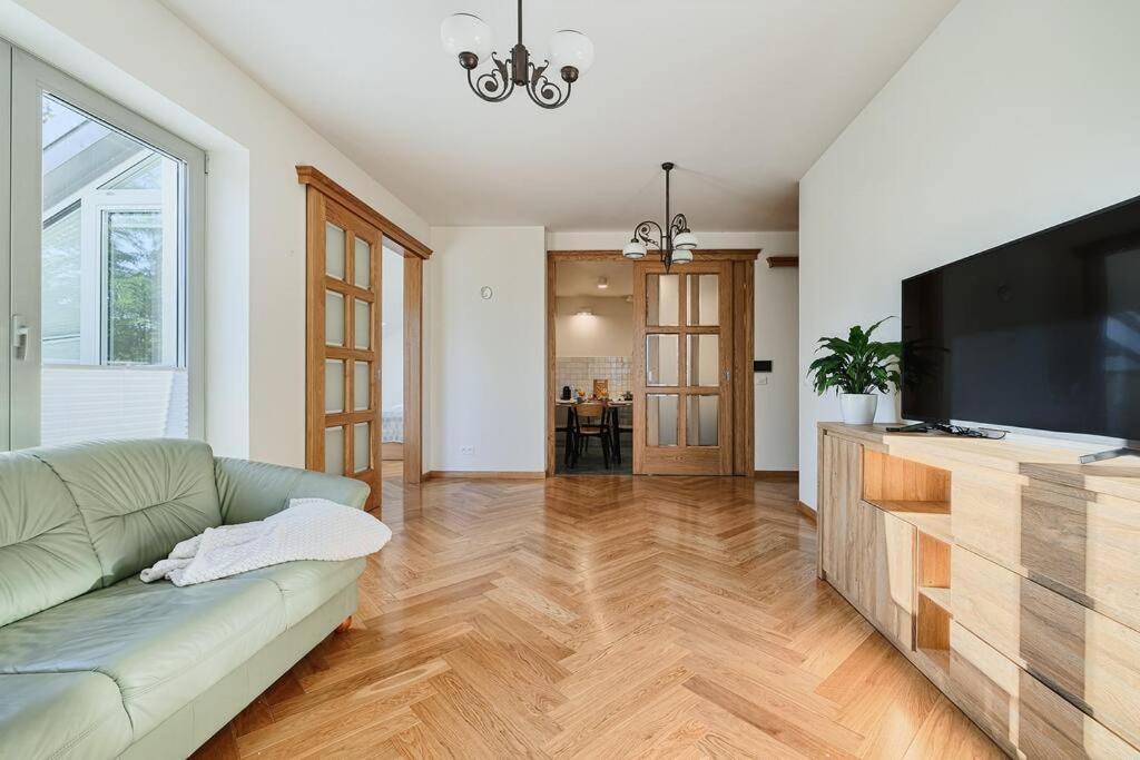 Wygodny Julianow Arturowek Apartament